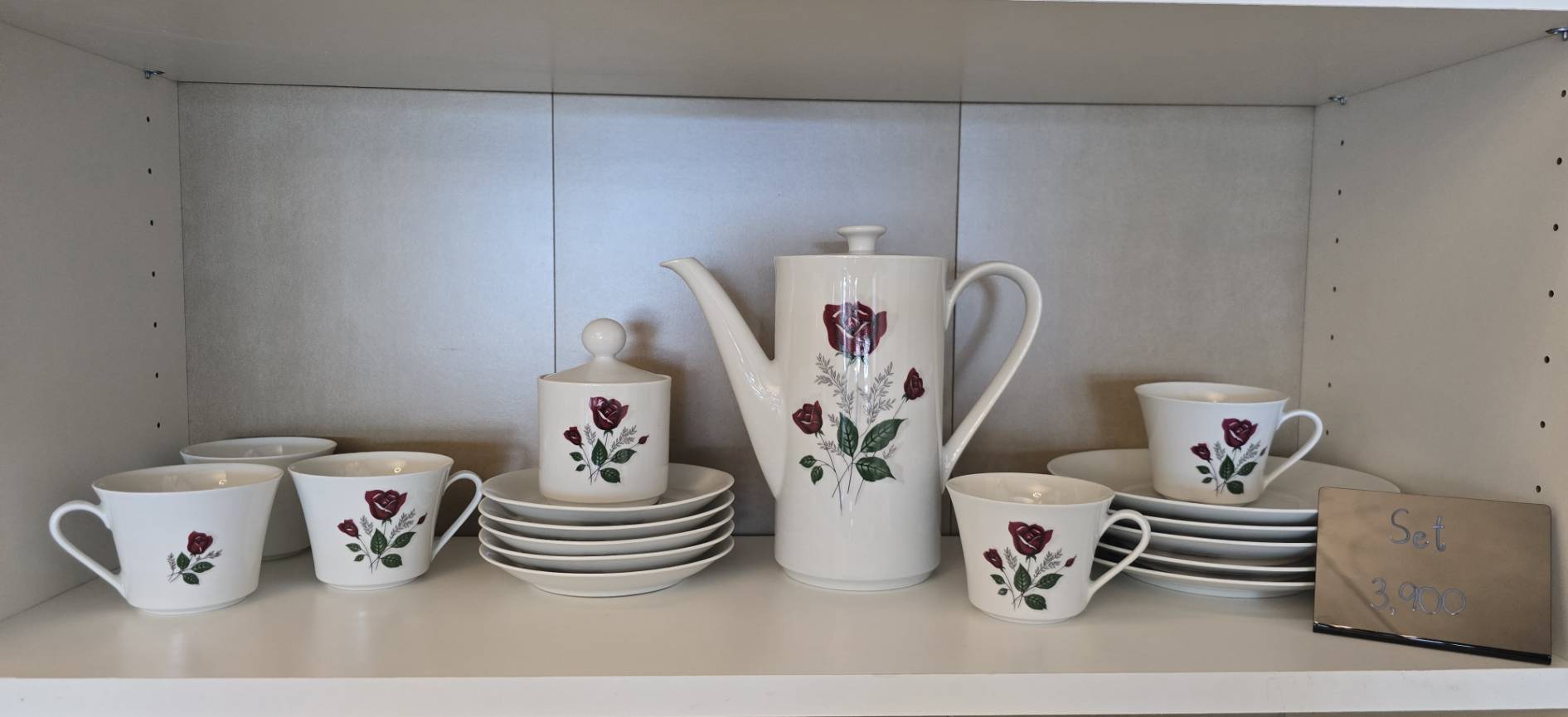 Rose Tea Set Display