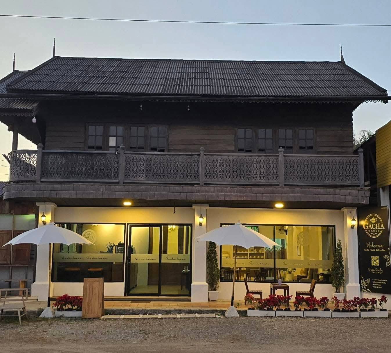 Storefront Full Facade
